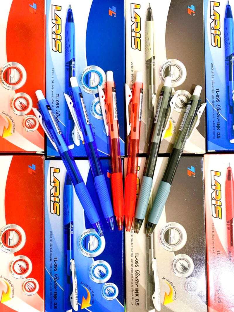 Bút Bi TL095 đủ màu xanh đỏ đen (1 hộp 20 cây ) , thân bút thiết kế đẹp , mực ra đều và viết rất êm